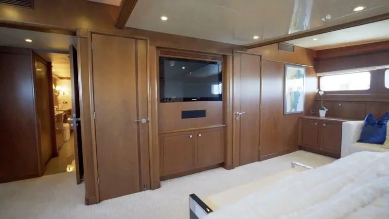 At Last Yacht Photos Pics 1990-Heesen-Yachts-145