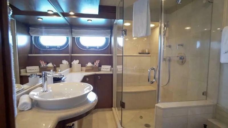 At Last Yacht Photos Pics 1990-Heesen-Yachts-145