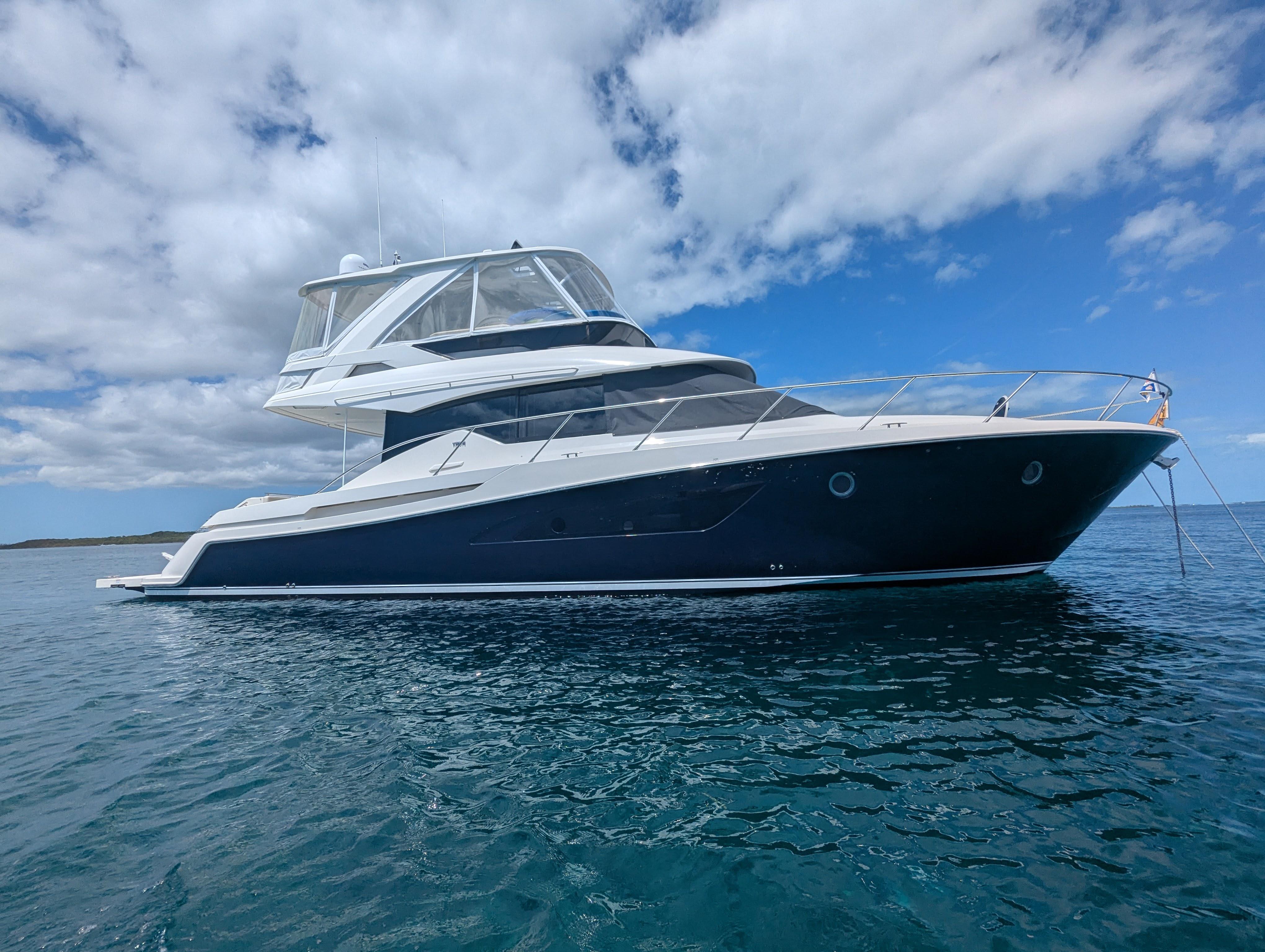 Tiara Yachts F53 Flybridge