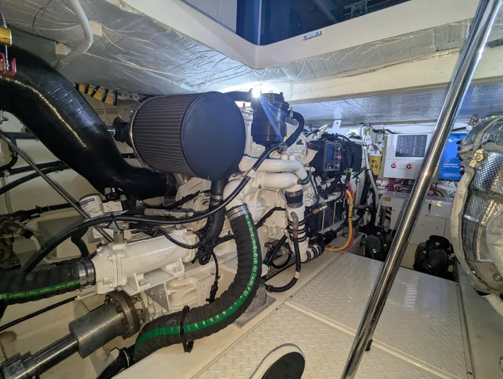 Sapphire Yacht Photos Pics 