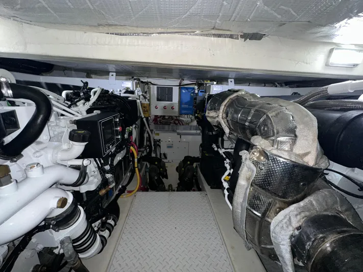 Sapphire Yacht Photos Pics 