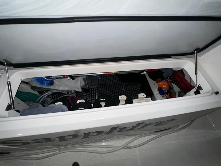 Sapphire Yacht Photos Pics 