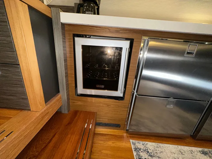 Sapphire Yacht Photos Pics Interior of 2020 Tiara Yachts F53 Flybridge with modern kitchen appliances.