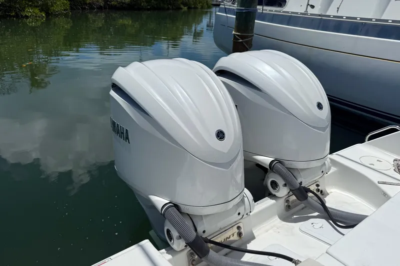 Afterthought Yacht Photos Pics Twin Yamaha outboard engines on a 2022 Sea Hunt Gamefish 30 Coffin Box boat.