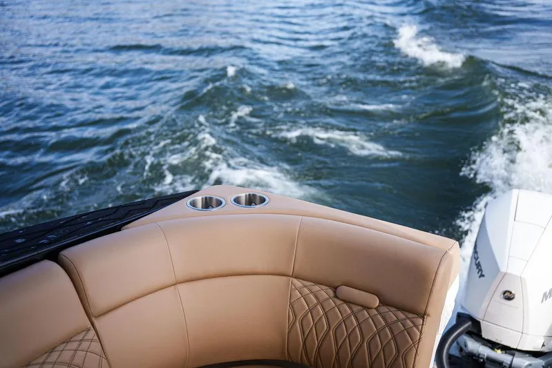  Yacht Photos Pics 2023 Sea Ray Sundancer 370 Outboard, luxurious seating, cruising on open water.