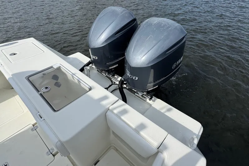  Yacht Photos Pics 2013 SeaVee 320B boat with dual Yamaha outboard engines on the water.