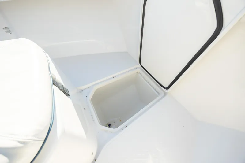 Seachosis Yacht Photos Pics 2014 Southport 29TE boat storage compartment with open hatch.