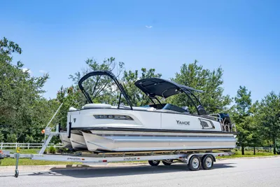 Tahoe Pontoon Grand Tahoe LTD Elite Windshield