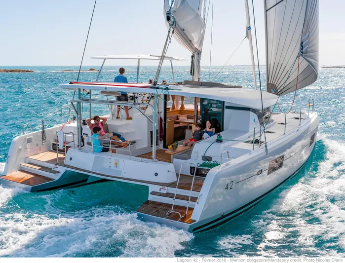 Catalina Breeze Yacht Photos Pics 