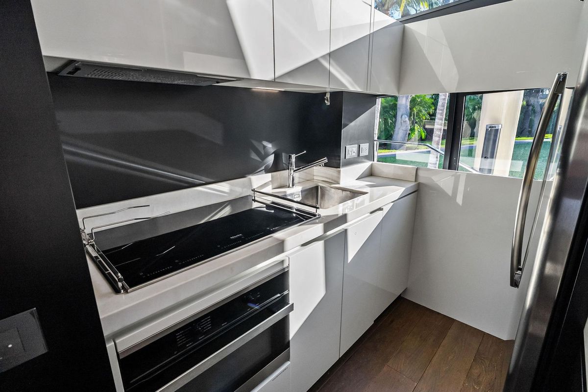 2019 Ferretti Yachts 78 