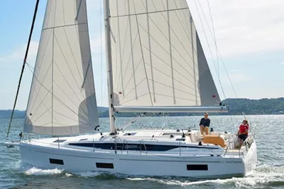 2022 Bavaria C42