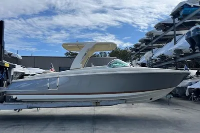 Chris-Craft Launch 28 GT