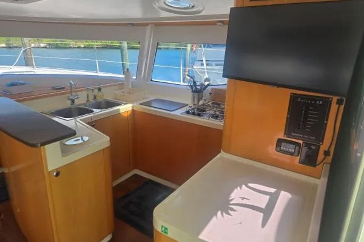 2008 Fountaine Pajot 48 