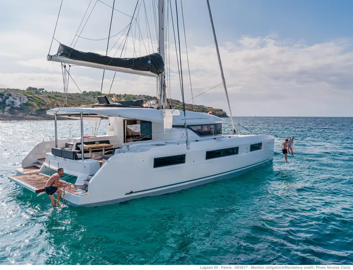 Farben Yacht Photos Pics Manufacturer Provided Image: Manufacturer Provided Image: Lagoon 50
