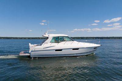 Yacht