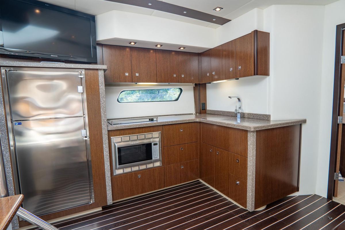 2013 Cruisers Yachts 48 