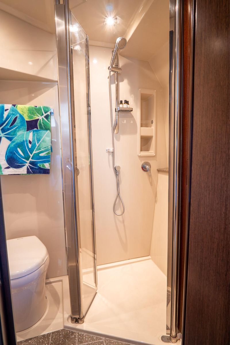 2013 Cruisers Yachts 48 