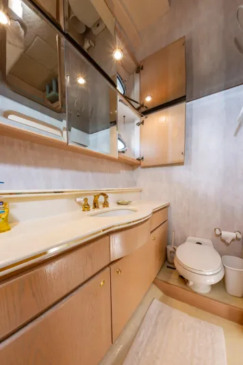 Mary Beth Yacht Photos Pics Master Head