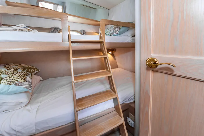 Mary Beth Yacht Photos Pics Bunks