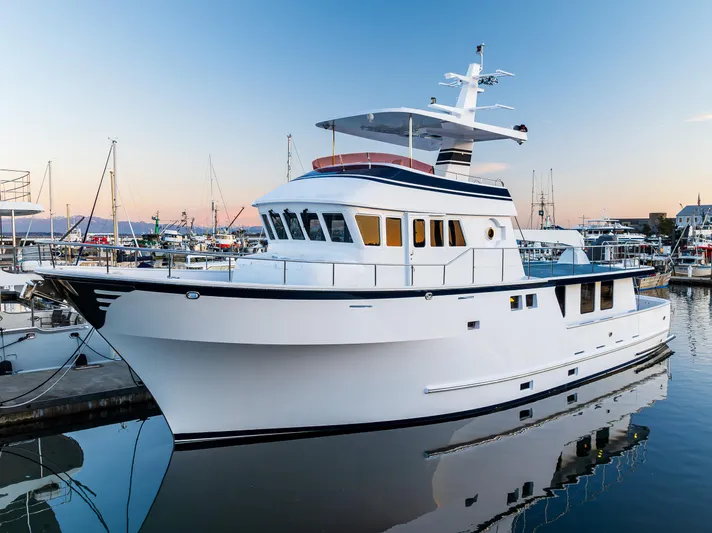 Sound Endeavor Yacht Photos Pics 