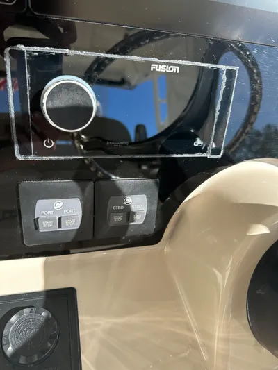 Dream Chaser Yacht Photos Pics 