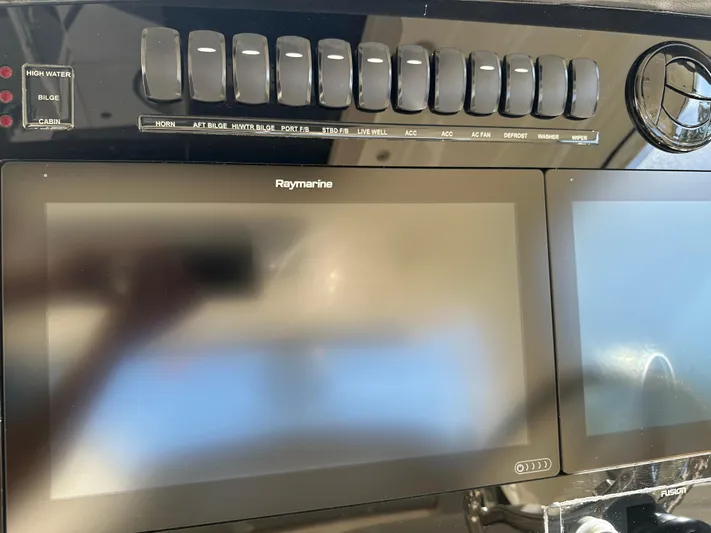 Dream Chaser Yacht Photos Pics 