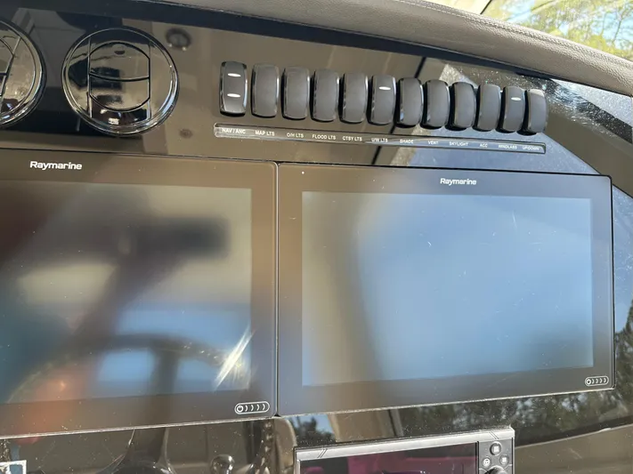 Dream Chaser Yacht Photos Pics 