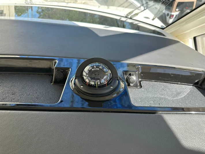 Dream Chaser Yacht Photos Pics 