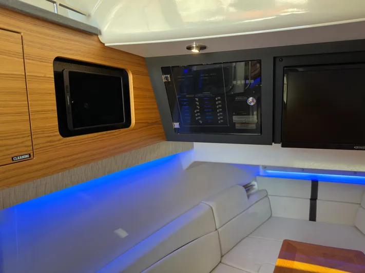 Dream Chaser Yacht Photos Pics 