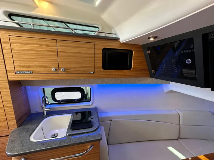 Dream Chaser Yacht Photos Pics 