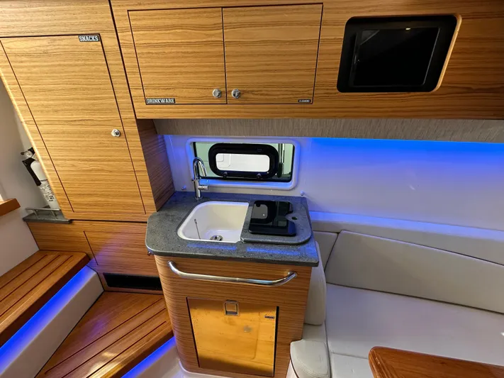 Dream Chaser Yacht Photos Pics 