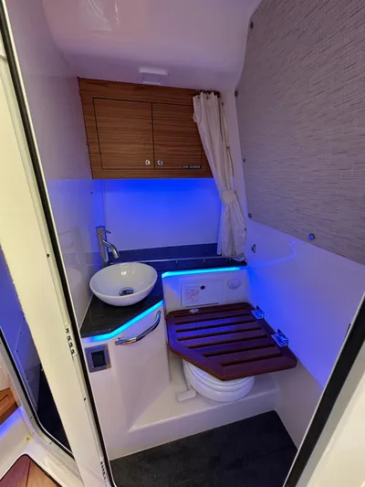 Dream Chaser Yacht Photos Pics 