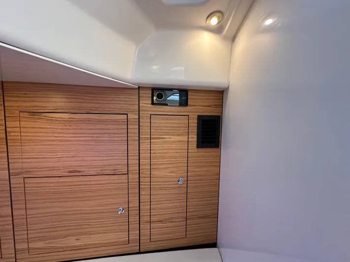 Dream Chaser Yacht Photos Pics 