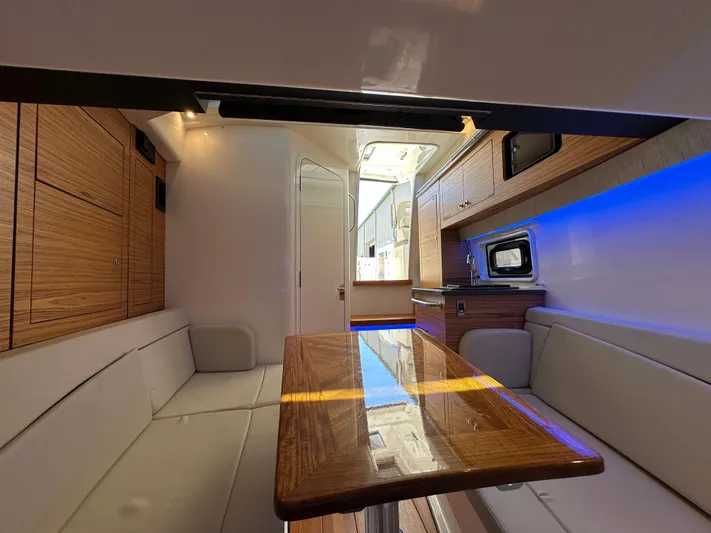 Dream Chaser Yacht Photos Pics 