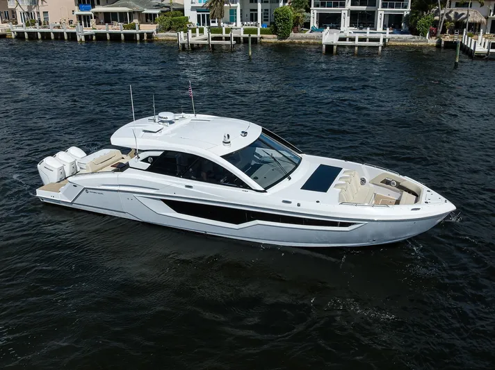 2024 Cruisers Yachts 50 Gls Outboard Yacht Photos Pics 
