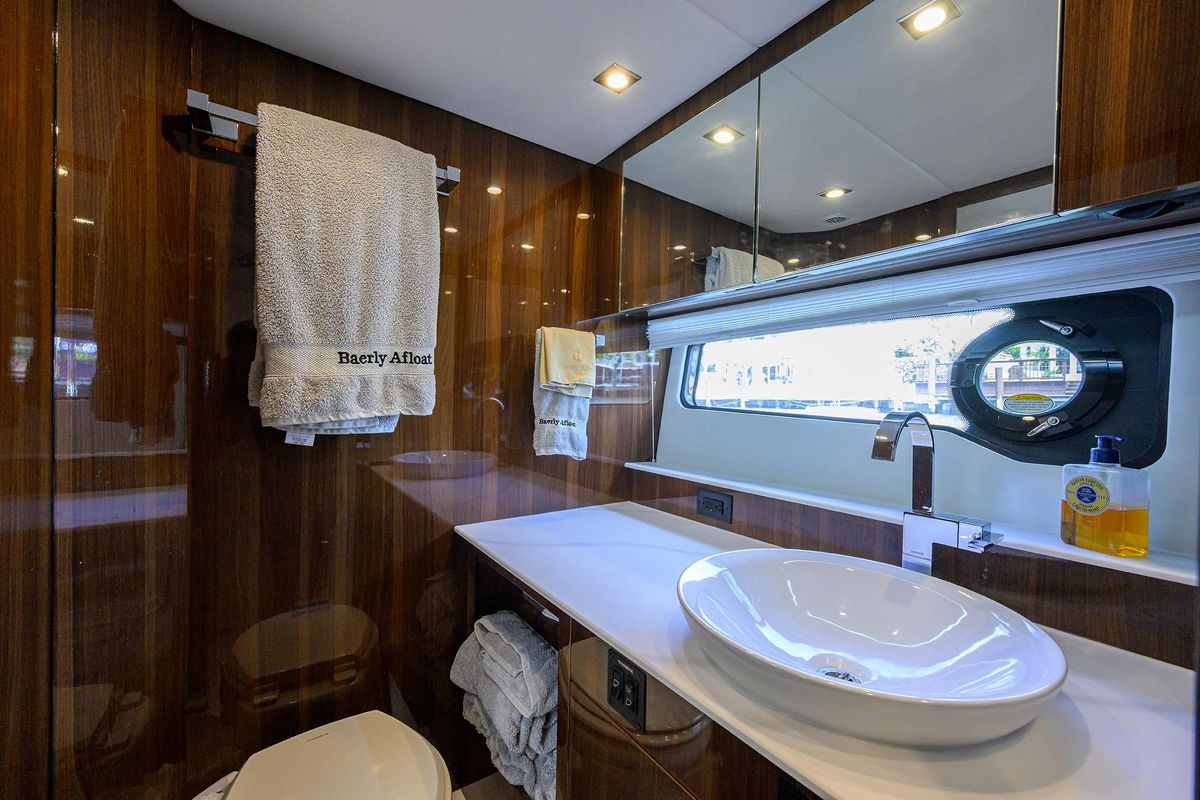 2024 Cruisers Yachts 50 
