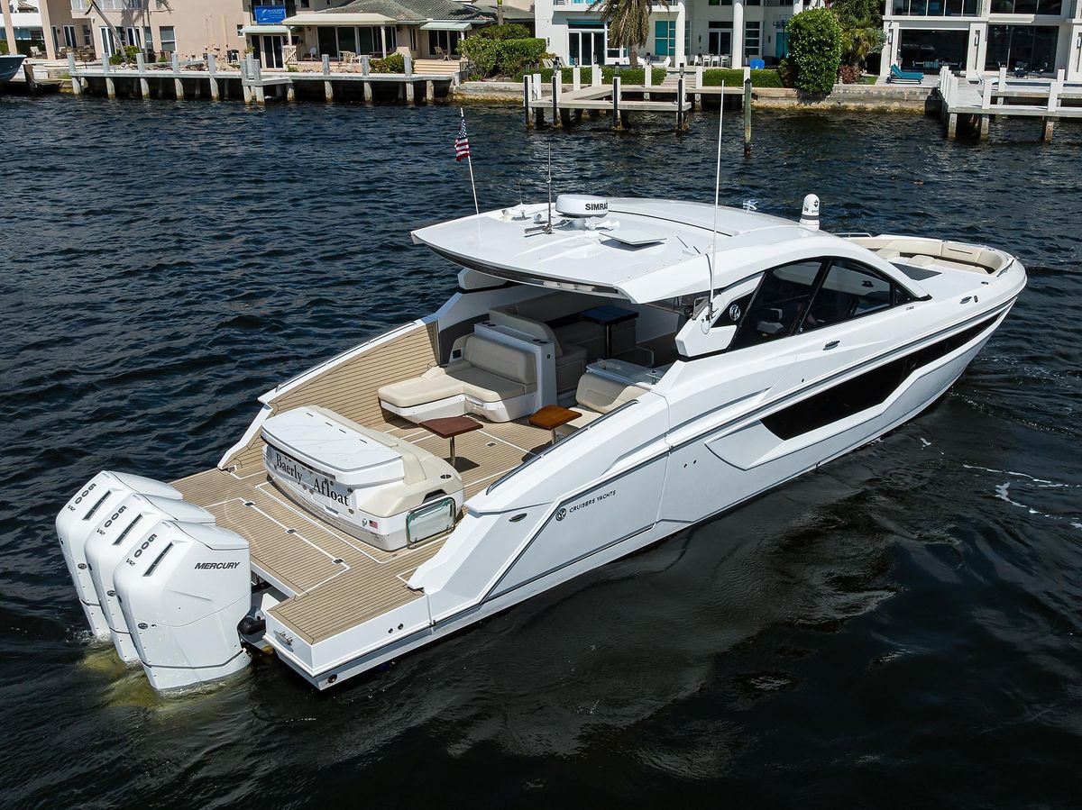 2024 Cruisers Yachts 50 