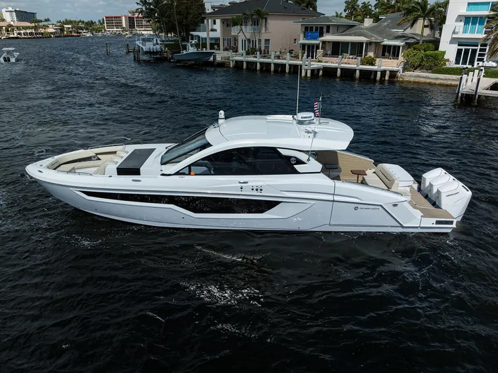 2024 Cruisers Yachts 50 Gls Outboard Yacht Photos Pics 