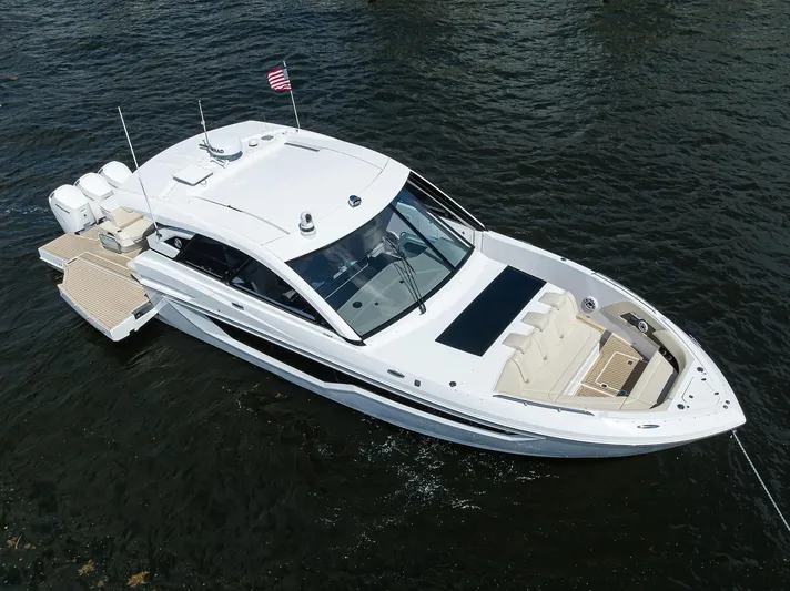 2024 Cruisers Yachts 50 Gls Outboard Yacht Photos Pics 