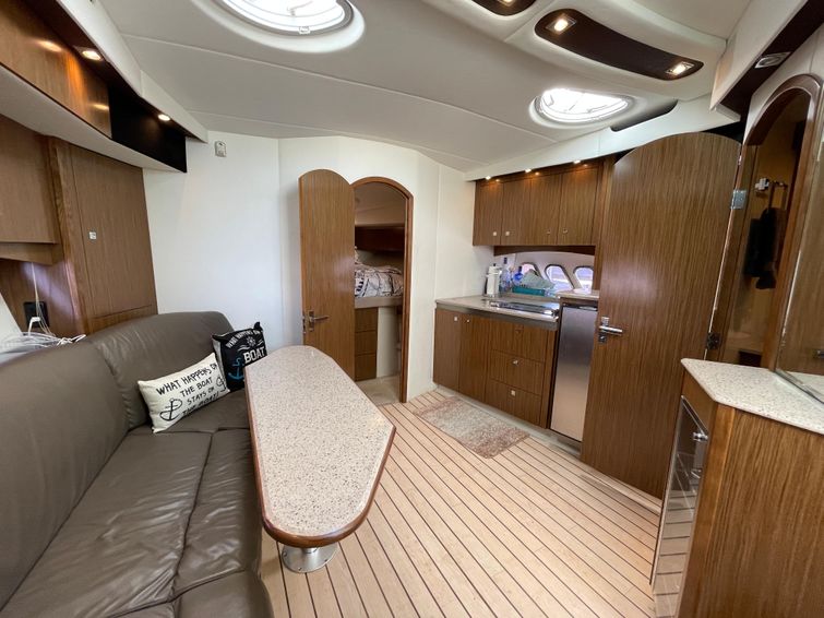 2014-43-cruisers-yachts-430-sport-coupe