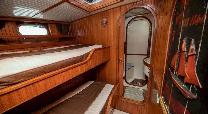 Black Hawk Yacht Photos Pics 