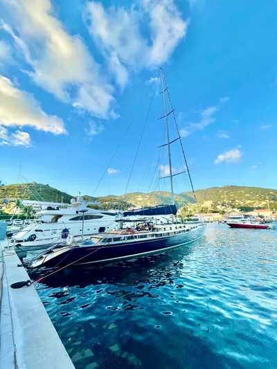 Lauren L Yacht Photos Pics 