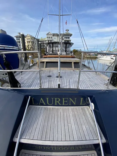 Lauren L Yacht Photos Pics 