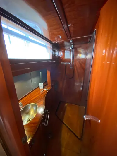 Lauren L Yacht Photos Pics 