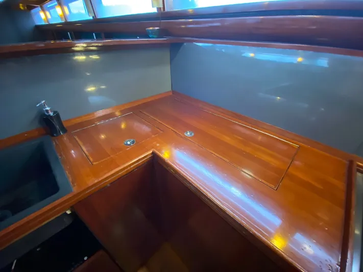 Lauren L Yacht Photos Pics 