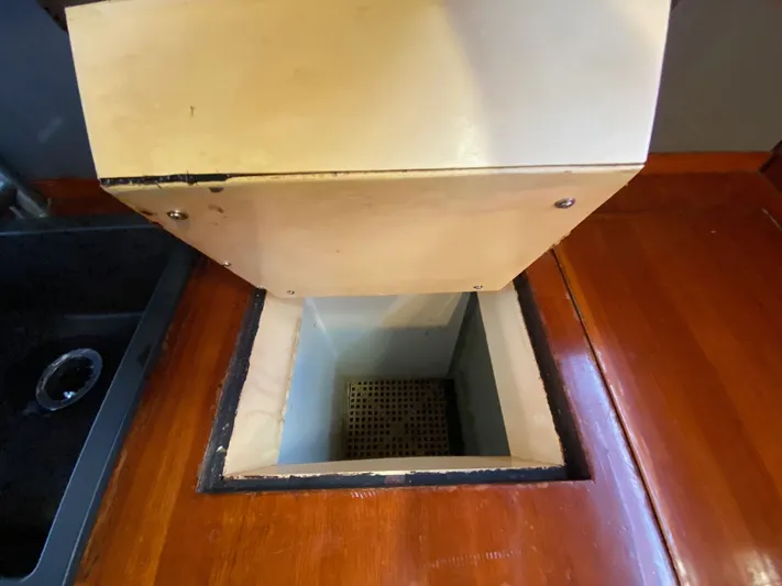 Lauren L Yacht Photos Pics 