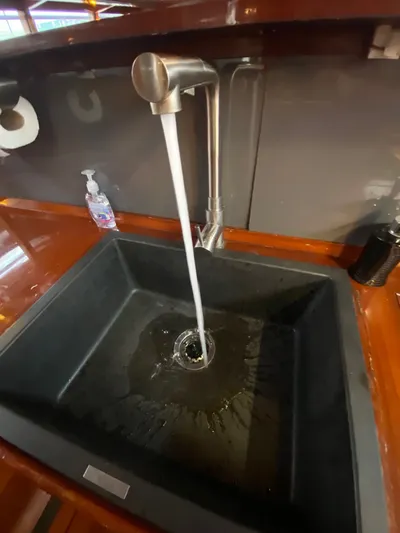 Lauren L Yacht Photos Pics 