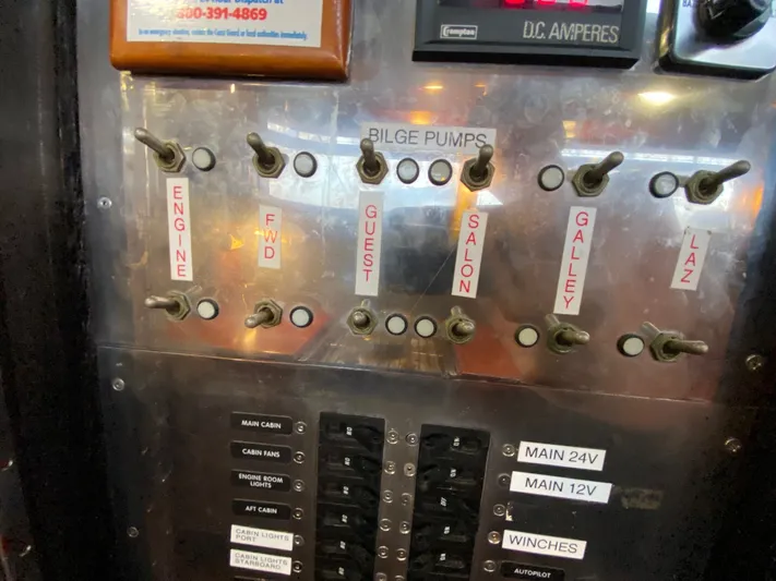 Lauren L Yacht Photos Pics 