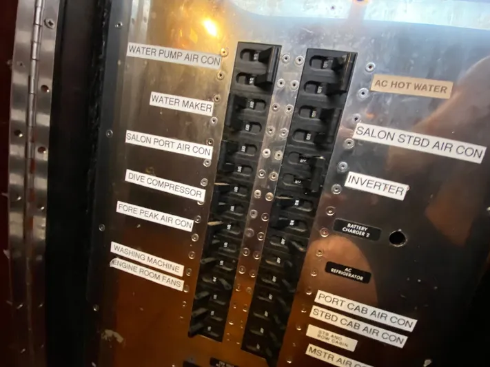 Lauren L Yacht Photos Pics 