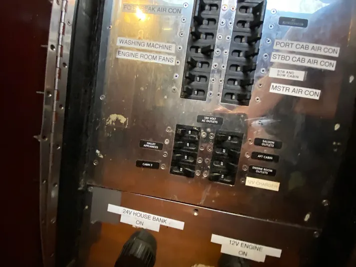 Lauren L Yacht Photos Pics 